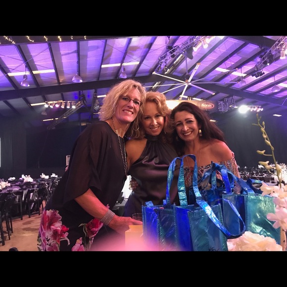 Meet your Posher, Julie - Picture 4 of 5